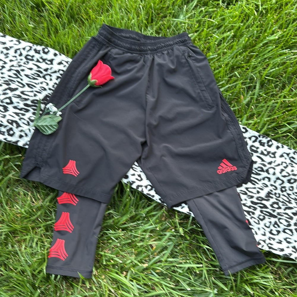 ❤️ ADIDAS; Black & Red Performance Shorts w/Leggings; Uni-Sex Size Small; NICE!